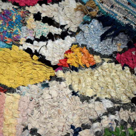 Tapis berbère noué main en tissu recyclé BOUCHAROUITE BE