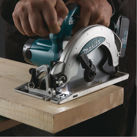 Scie circulaire 18V (sans batterie ni chargeur) - MAKITA - DSS610Z