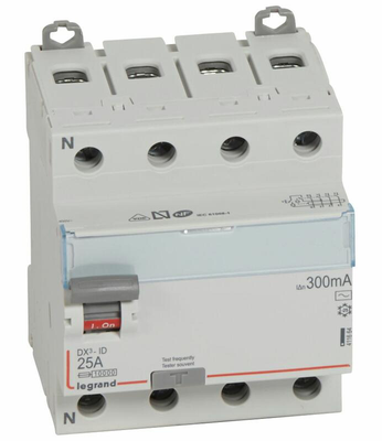 Interrupteur différentiel DX³-ID arrivée haute et départ bas à vis 4P 400 V type AC 4 modules 300mA 25A - LEGRAND - 411664