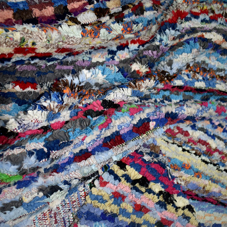 Tapis berbère noué main en tissu recyclé BOUCHAROUITE AU