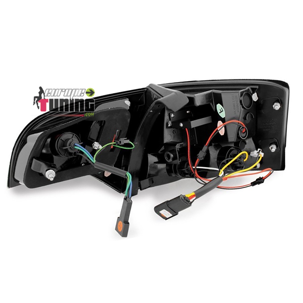 FEUX ARRIERES ROUGES FUMES A LED AUDI A4 B7 AVANT / BREAK (00699)