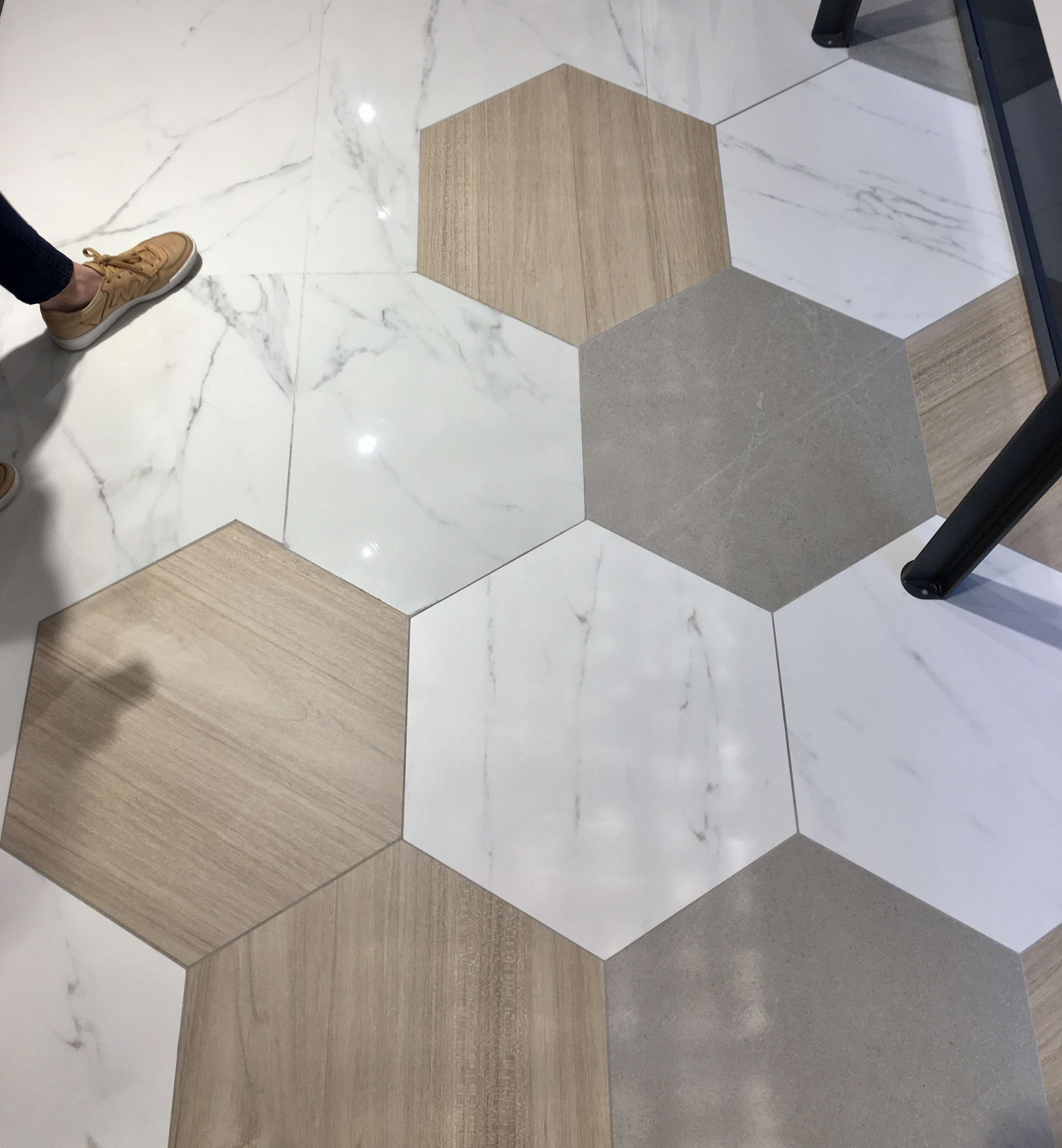 NIKOI HEXAGONO VERBIER Carrelage hexagonal grand format aspect marbre