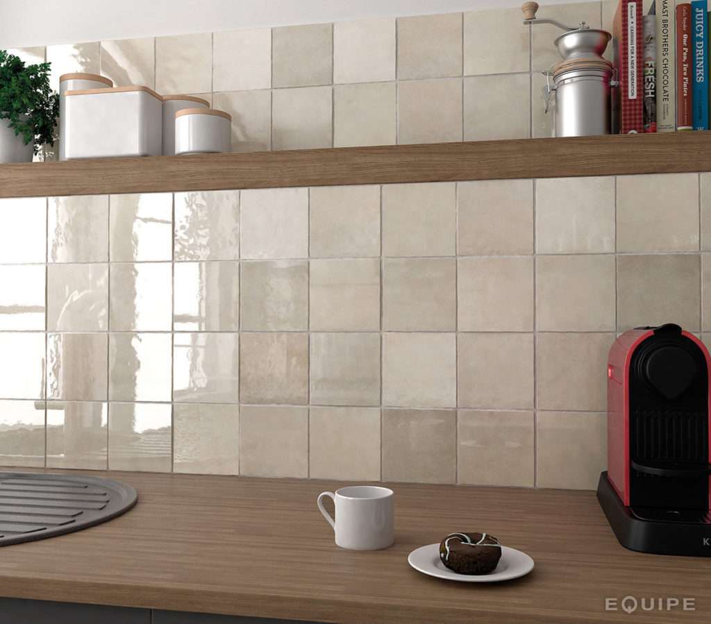 ARTISAN OCHRE - Faience 13,2x13,2 cm  aspect zellige brillant beige