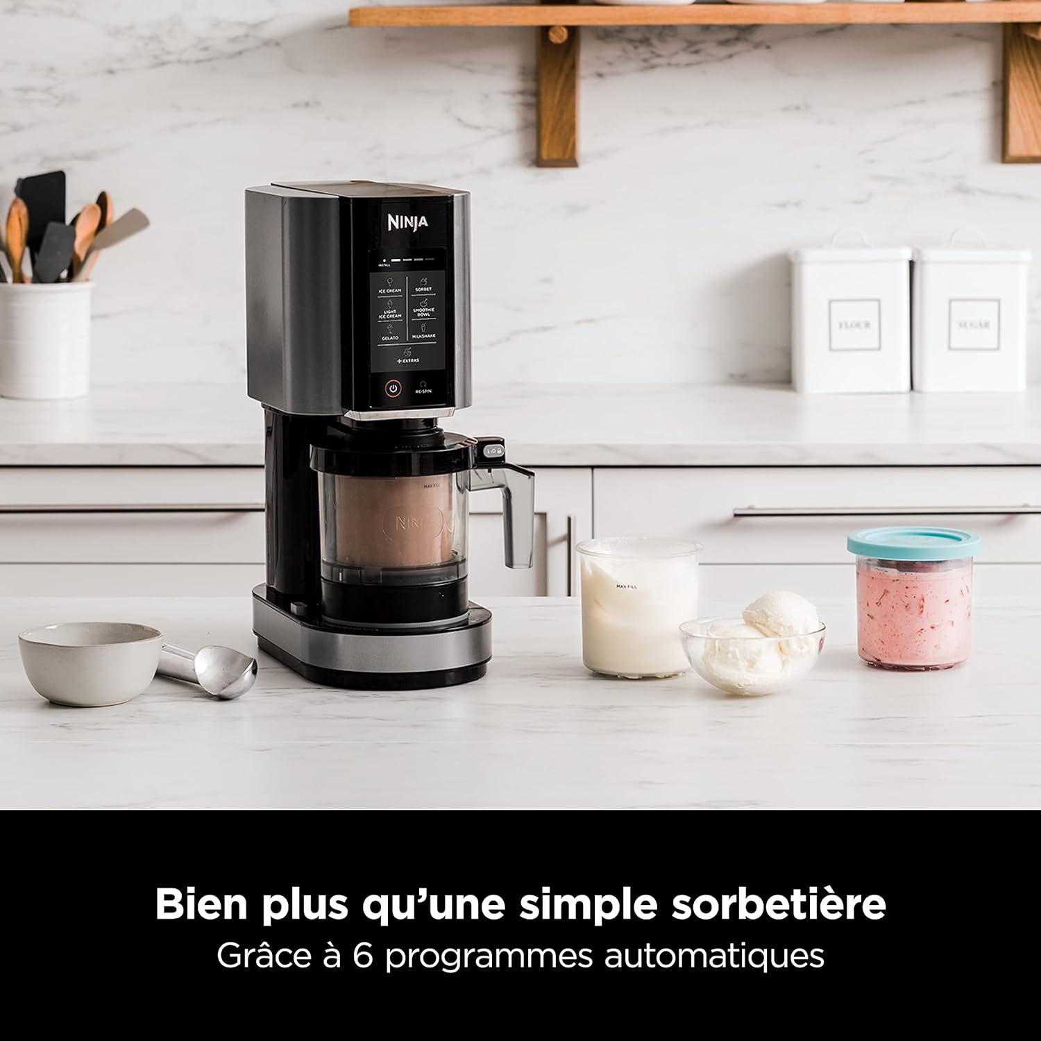 Ninja CREAMi - Machine à Crème Glacée et à Desserts Glacés, 7 Programmes, Noir/Argent, 1,4L, NC300EU