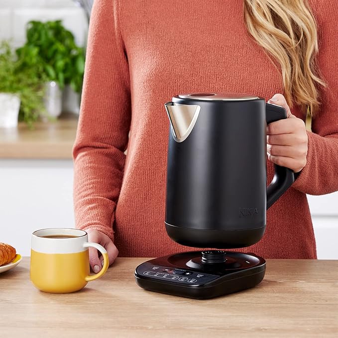 Bouilloire à température réglable Noire Ninja KT200EU – 1,7 L, 3000 W, 6 préréglages, Maintien au chaud