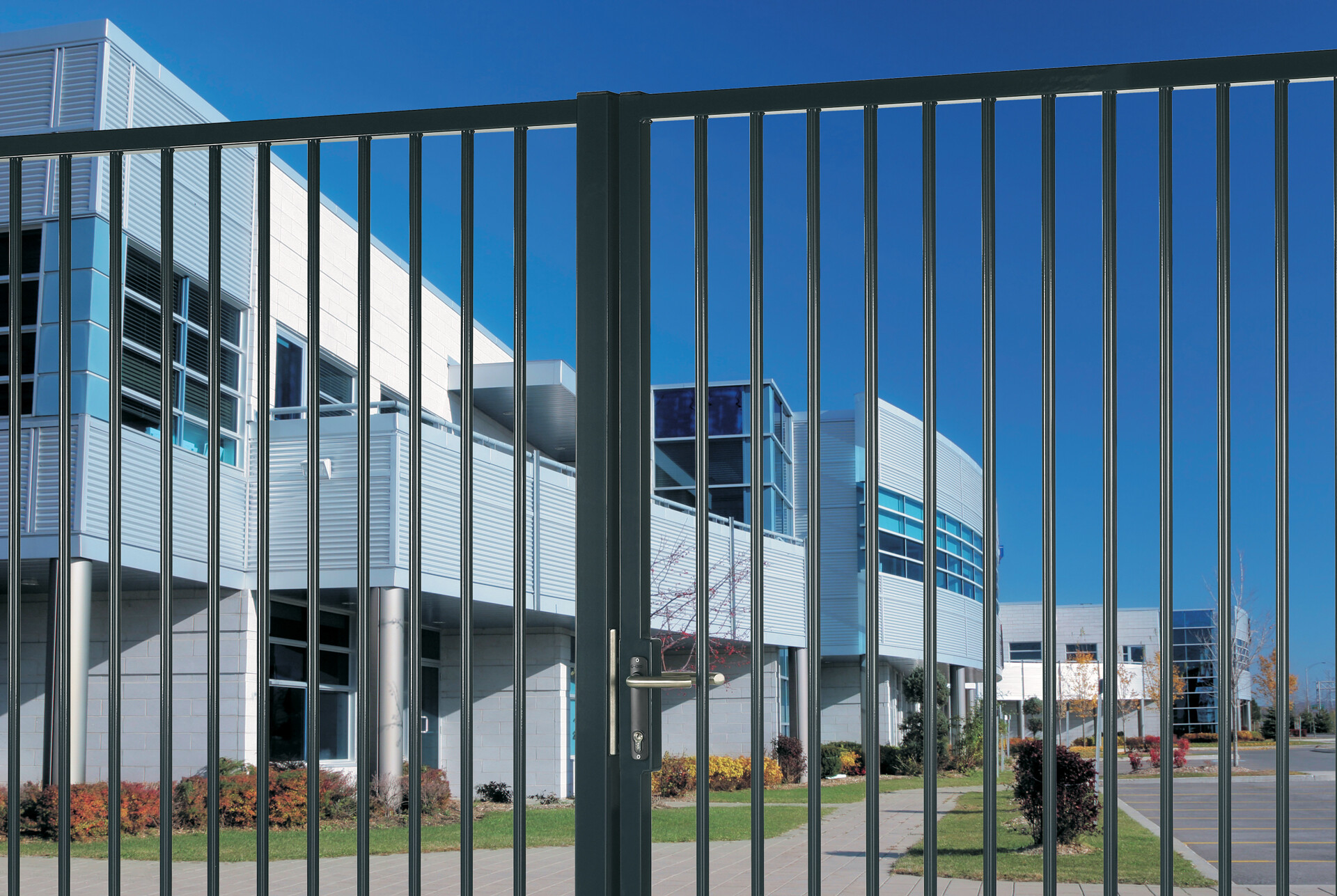 Plaque de propreté entraxe 92mm aluminium noir 9005 - LOCINOX - P00009545