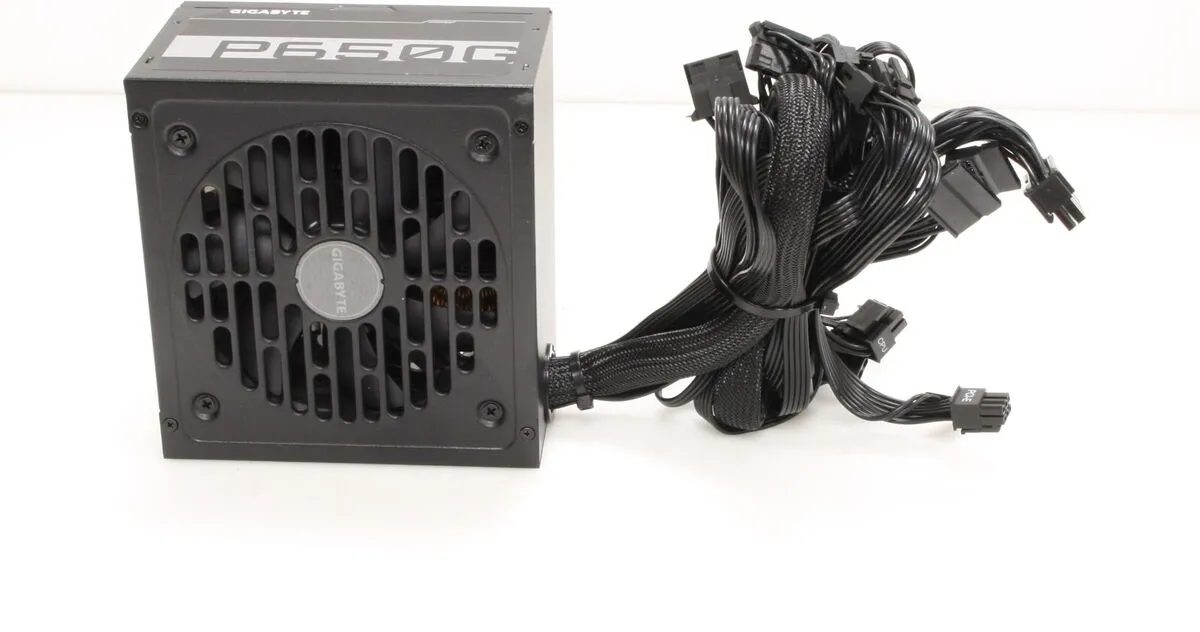 Alimentation ATX Gigabyte P650G - 650W (Noir)