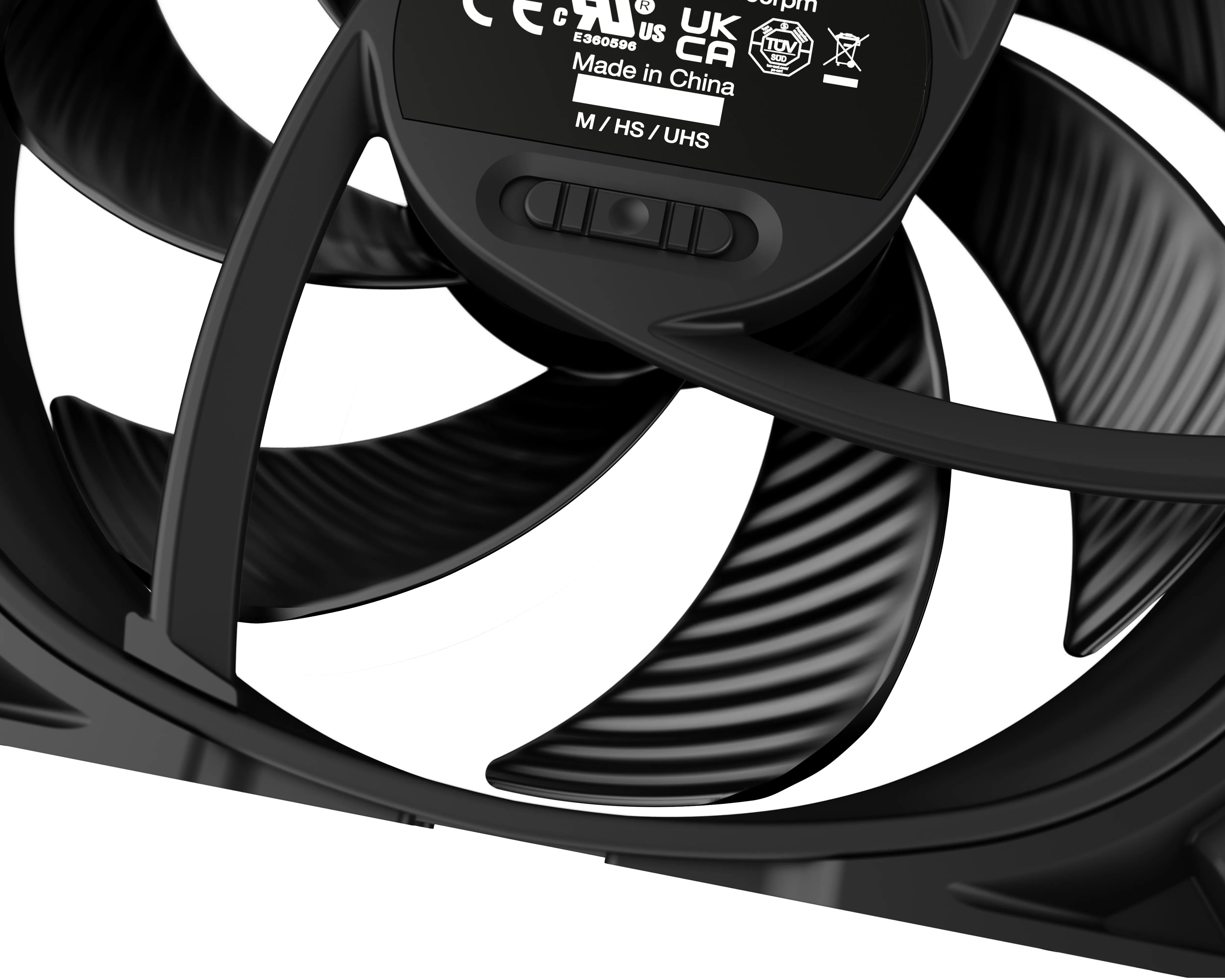 Ventilateur de boitier be quiet! Silent Wings 4 Pro - 14cm (Noir)