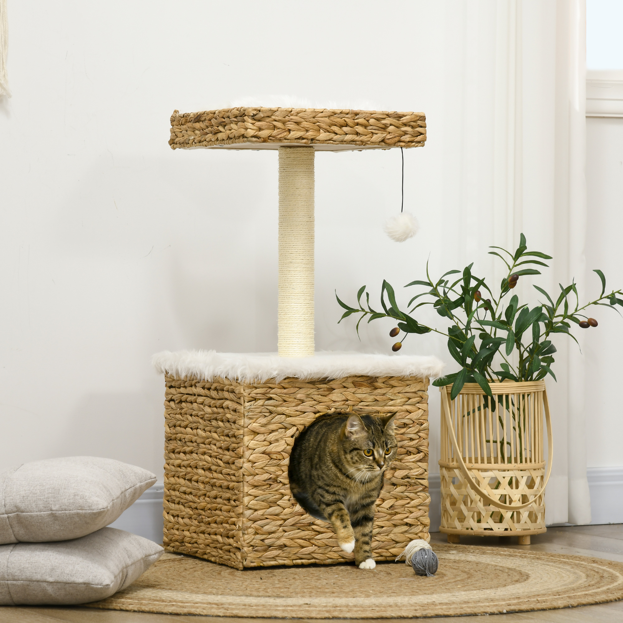 Arbre à chat style cosy chic jacinthe d'eau aspect fourrure